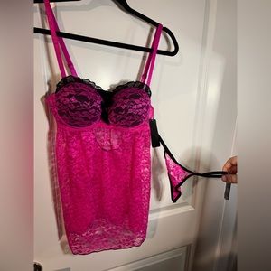 NWT Spree Fun & Flirty Hot Pink Lace Babydoll Lingerie + Thong 2pc Set Size Med